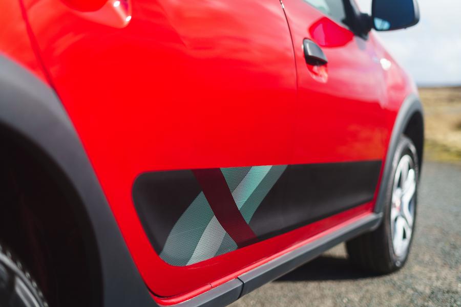 Детали экстерьера Dacia Sandero Stepway Techroad 2019 года  (UK) (фото 34 из 35)